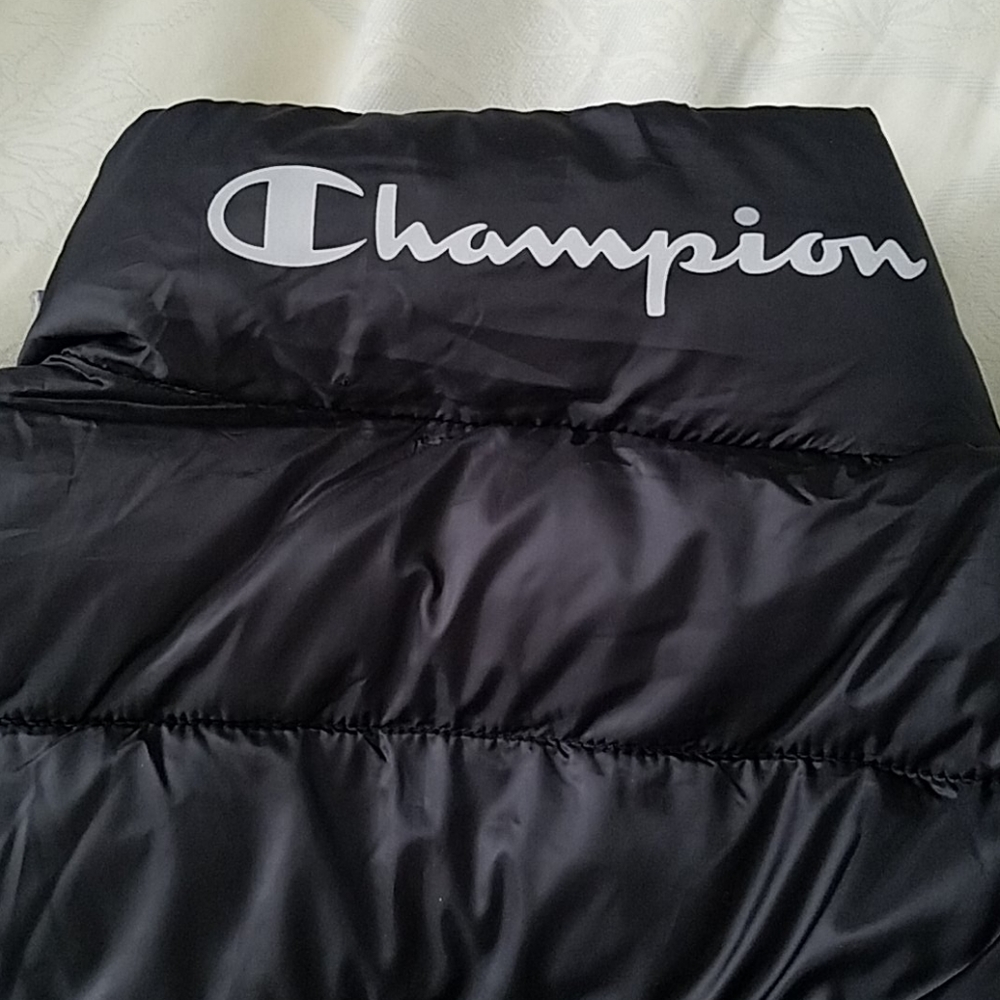 Champion Puffer Vest NWT - Picture 7 of 7
